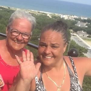 Meet your Posher, Holly